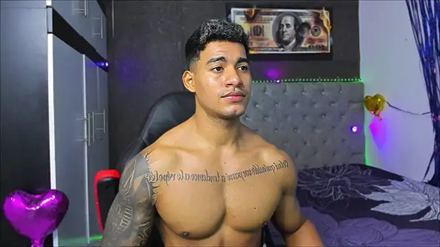 luigi hot  online show from 07.16.26