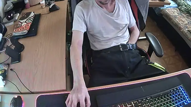 Snapshot of DerGeileLoveboy chatting on 09.23.25 DerGeileLoveboy online show from 09.23.25