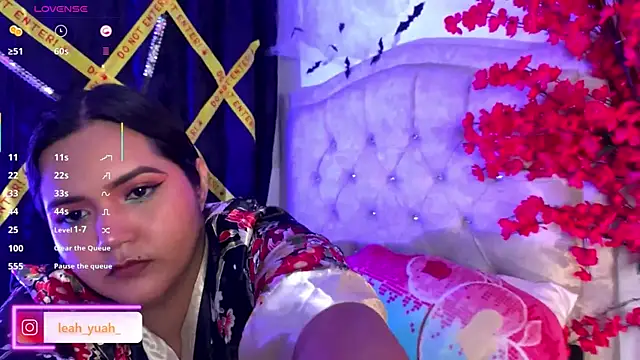 Leah yuah  online show from 10.18.25