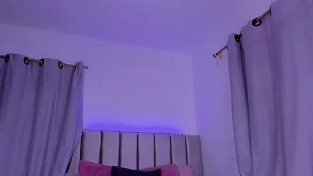 Anaroussew02 online show from 11.13.25