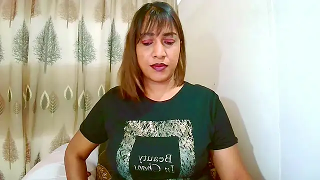 Snapshot of Indian_Erotic69 chatting on 07.08.26 Indian Erotic69 online show from 07.08.26