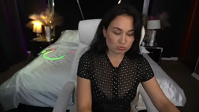 Snapshot of LilyFoxyy chatting on 11.04.25 LilyFoxyy online show from 11.04.25