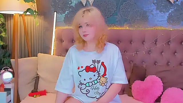 Snapshot of EmilyAngells chatting on 03.30.26 EmilyAngells online show from 03.30.26