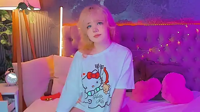 Snapshot of EmilyAngells chatting on 04.03.26 EmilyAngells online show from 04.03.26