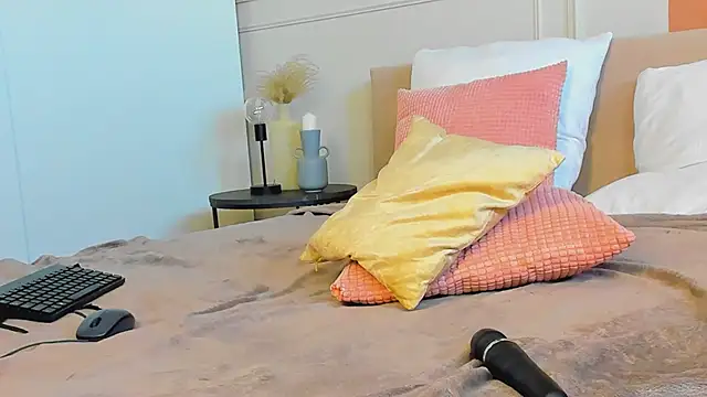 Snapshot of _BunnyDollStella_ chatting on 03.16.25 BunnyDollStella online show from 03.16.25