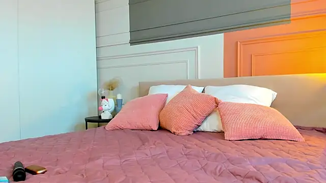 Snapshot of _BunnyDollStella_ chatting on 03.20.25 BunnyDollStella online show from 03.20.25