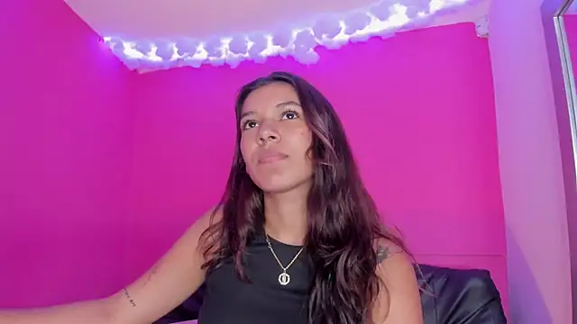 violett 24  online show from 03.05.25