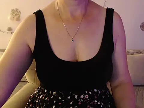 Snapshot of YourfantasyGiuly chatting on 07.01.26 YourfantasyGiuly online show from 07.01.26