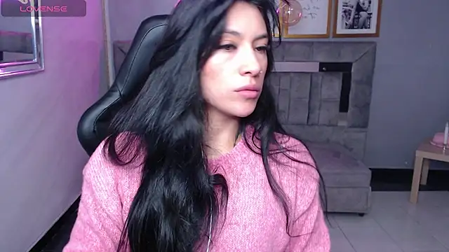 Snapshot of Isabella_Collen_v chatting on 11.17.25 Isabella Collen v online show from 11.17.25