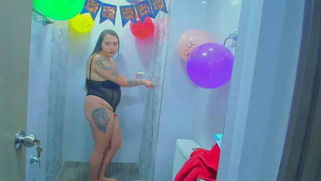 Luna kitty online show from 10.31.25