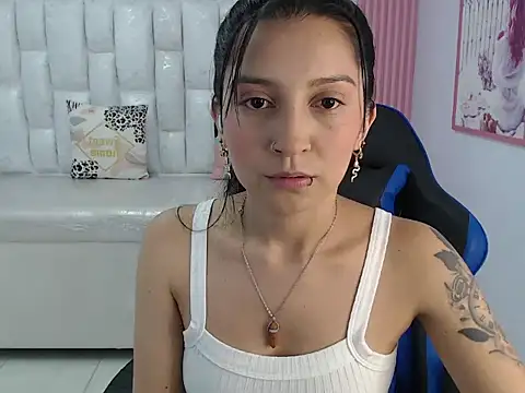 Snapshot of madhison_klain_s chatting on 03.04.25 madhison klain s online show from 03.04.25