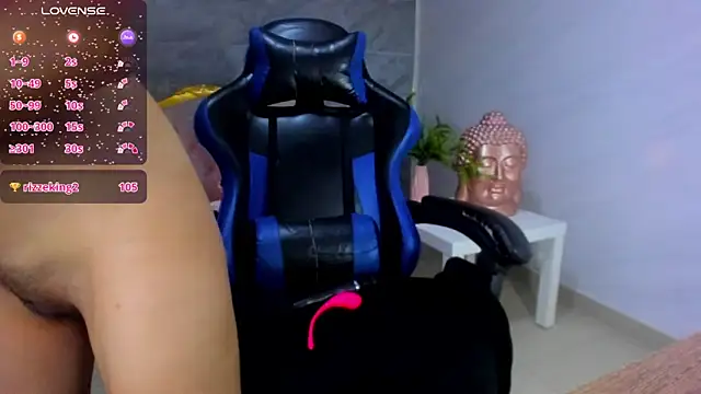 Snapshot of madhison_klain_s chatting on 11.12.25 madhison klain s online show from 11.12.25