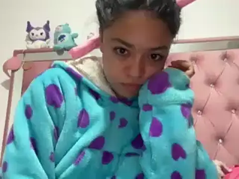 Snapshot of hellokitty__valery chatting on 02.27.25 hellokitty valery online show from 02.27.25