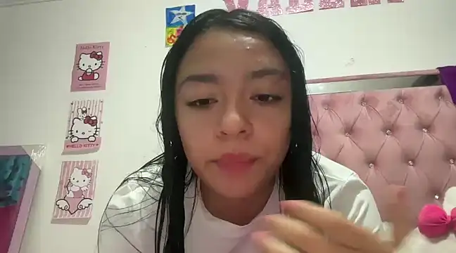 Snapshot of hellokitty__valery chatting on 03.19.25 hellokitty valery online show from 03.19.25