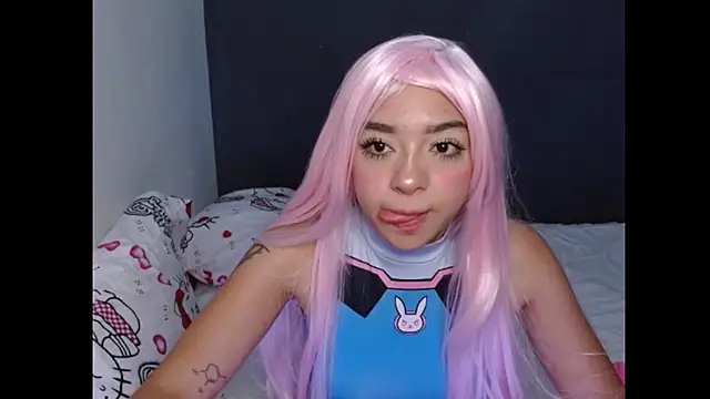 Snapshot of hellokitty__valery chatting on 12.15.25 hellokitty valery online show from 12.15.25