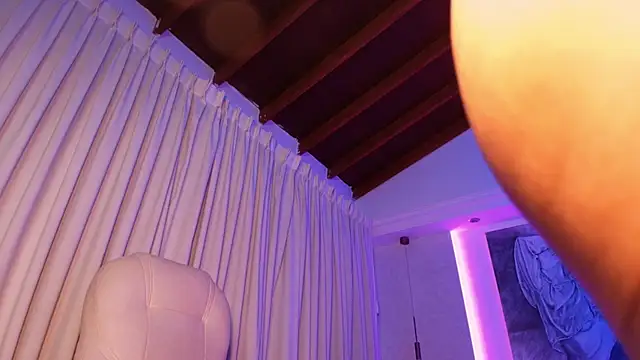 Snapshot of hannah_thomson_ chatting on 03.12.25 hannah thomson online show from 03.12.25