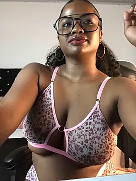 Snapshot of ValerieBlakee chatting on 05.20.26 ValerieBlakee online show from 05.20.26