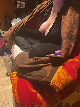 Tightassslut18 online show from 02.24.25