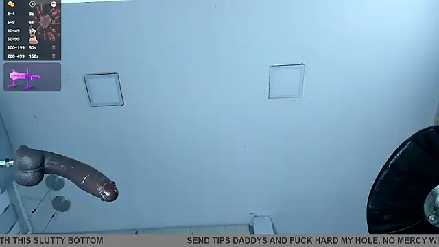 Snapshot of ValentinoMoreti chatting on 11.25.25 ValentinoMoreti online show from 11.25.25