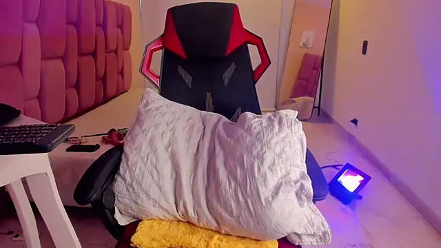 CHANELL 11INCHES online show from 12.04.25