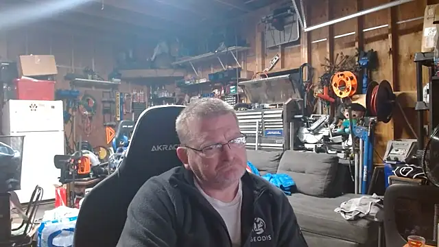 Randomoldguy615 online show from 02.28.26