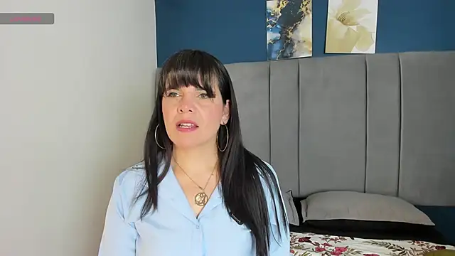 Snapshot of laura_hotties chatting on 09.13.25 laura hotties online show from 09.13.25