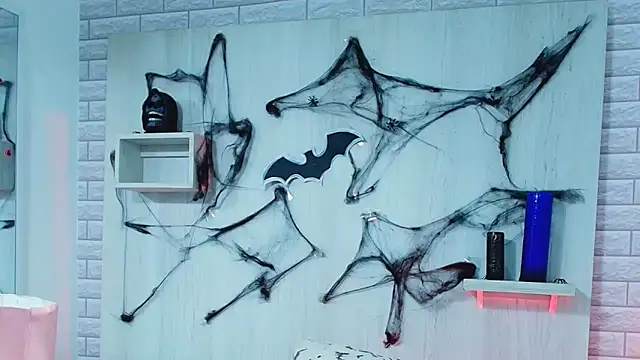 ZaraRousse online show from 10.27.25