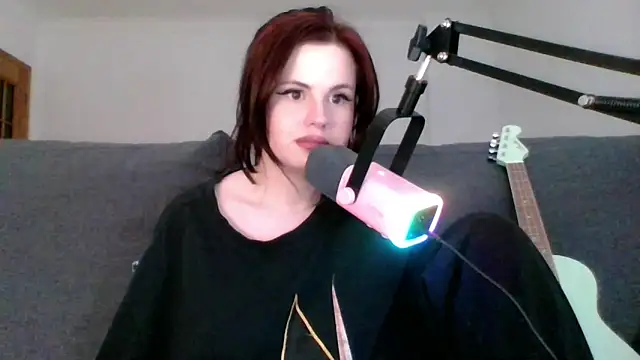 Della Ideal online show from 03.05.25