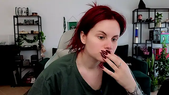 Snapshot of Della_Ideal chatting on 06.20.26 Della Ideal online show from 06.20.26