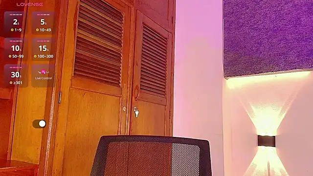 Snapshot of Dante_bre chatting on 10.07.25 Dante bre online show from 10.07.25