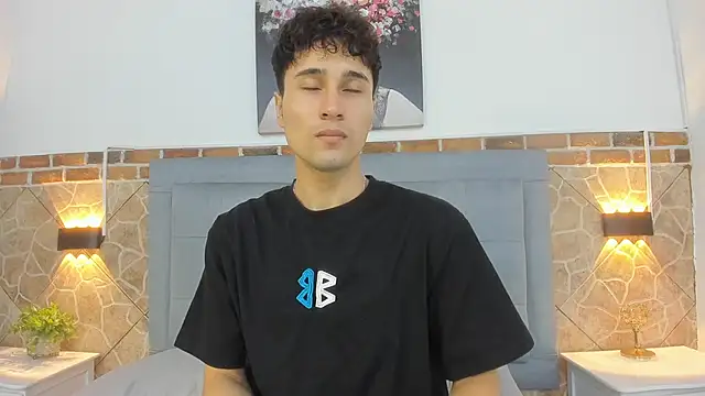 Snapshot of buddy_whitte chatting on 03.08.25 buddy whitte online show from 03.08.25