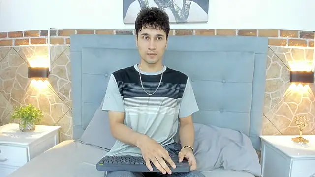 Snapshot of buddy_whitte chatting on 03.19.25 buddy whitte online show from 03.19.25