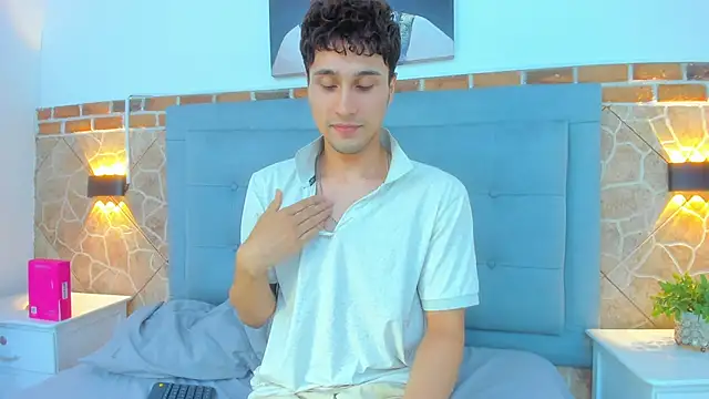 Snapshot of buddy_whitte chatting on 03.21.25 buddy whitte online show from 03.21.25