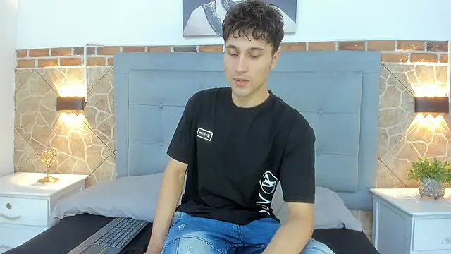 Snapshot of buddy_whitte chatting on 03.22.25 buddy whitte online show from 03.22.25