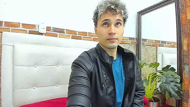 Snapshot of buddy_whitte chatting on 09.09.25 buddy whitte online show from 09.09.25