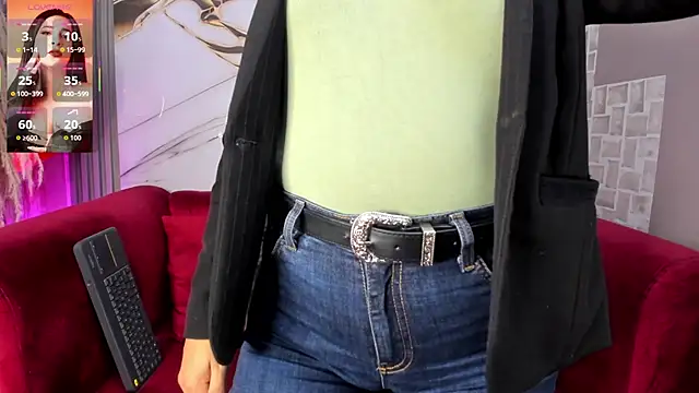 Bella williamss  online show from 10.30.25