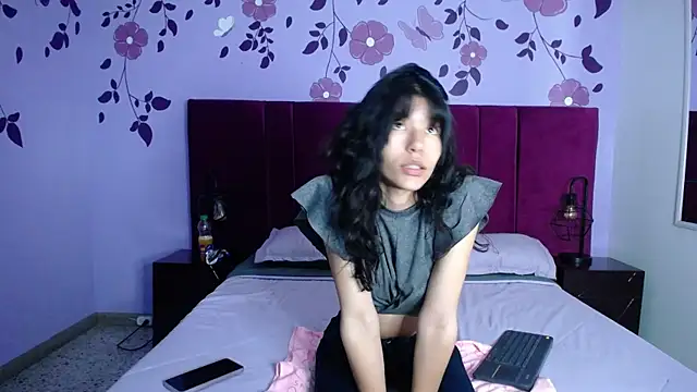 Snapshot of nathalya_summer chatting on 03.20.25 nathalya summer online show from 03.20.25