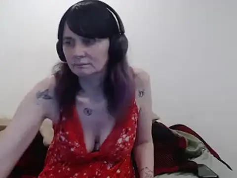 Hotmodel1984 online show from 04.15.26