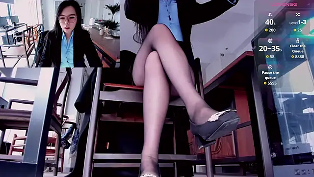 Snapshot of xixiya888 chatting on 11.23.25 xixiya888 online show from 11.23.25