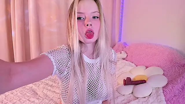 Snapshot of AngelicaaHeaven chatting on 03.01.25 AngelicaaHeaven online show from 03.01.25