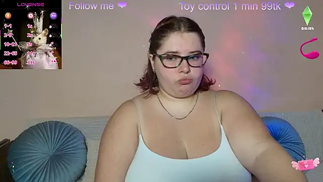 Snapshot of Lily_lu_one chatting on 09.16.25 Lily lu one online show from 09.16.25