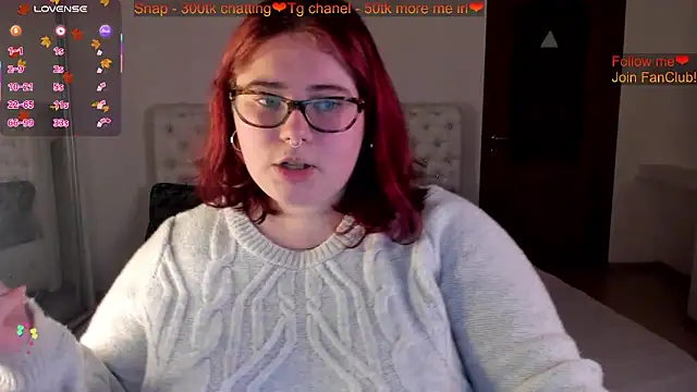 Snapshot of Lily_lu_one chatting on 11.18.25 Lily lu one online show from 11.18.25