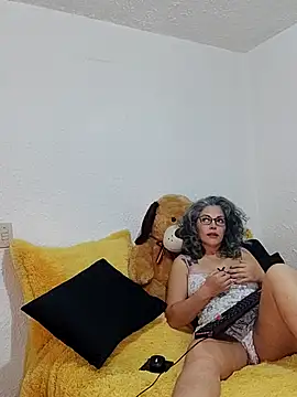 Victoria Lover online show from 03.23.25