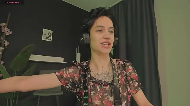 Snapshot of lisbatsyy chatting on 03.10.25 lisbatsyy online show from 03.10.25