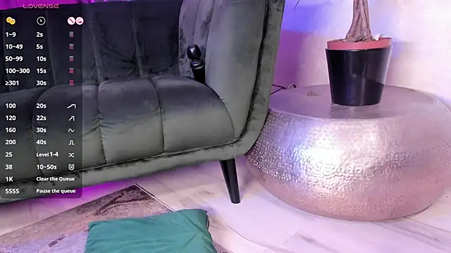 CutiePie69   online show from 09.30.25