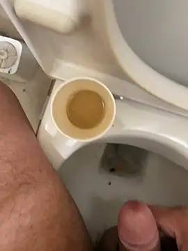 Snapshot of Alexander18edd chatting on 11.21.25 Alexander18edd online show from 11.21.25