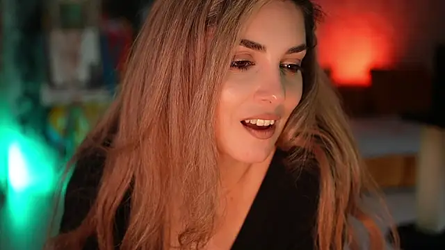 Snapshot of _Allie_ chatting on 03.04.25 Allie online show from 03.04.25