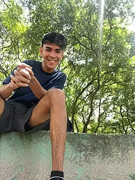 Snapshot of twinks_28 chatting on 09.28.25 twinks 28 online show from 09.28.25