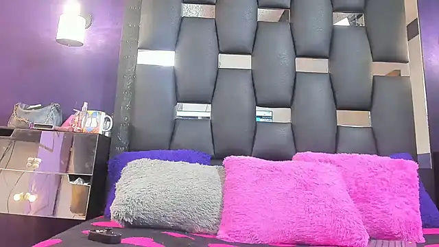 EMYCLARK01 online show from 04.13.26