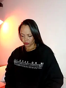 Snapshot of Sheila_Sazs1 chatting on 11.29.25 Sheila Sazs1 online show from 11.29.25